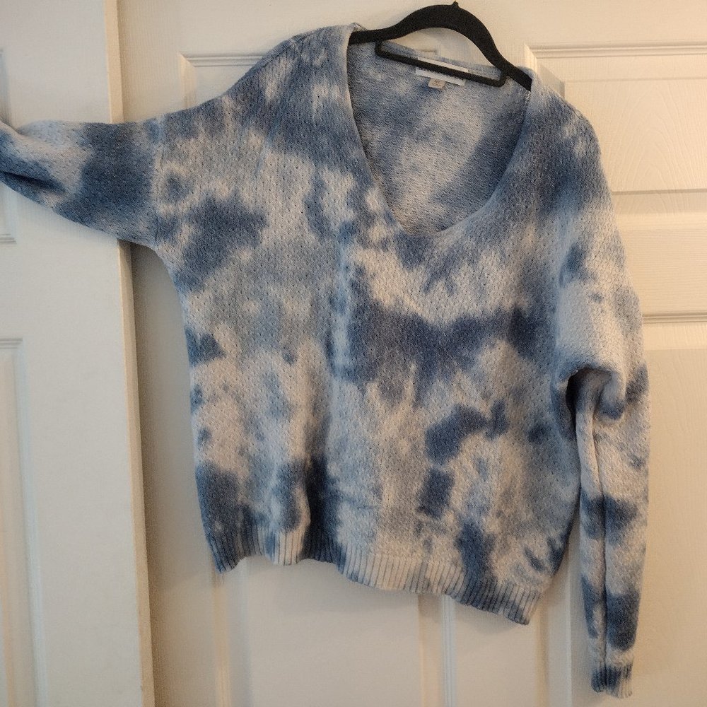 Knox Rose tie dye V-neck pull over